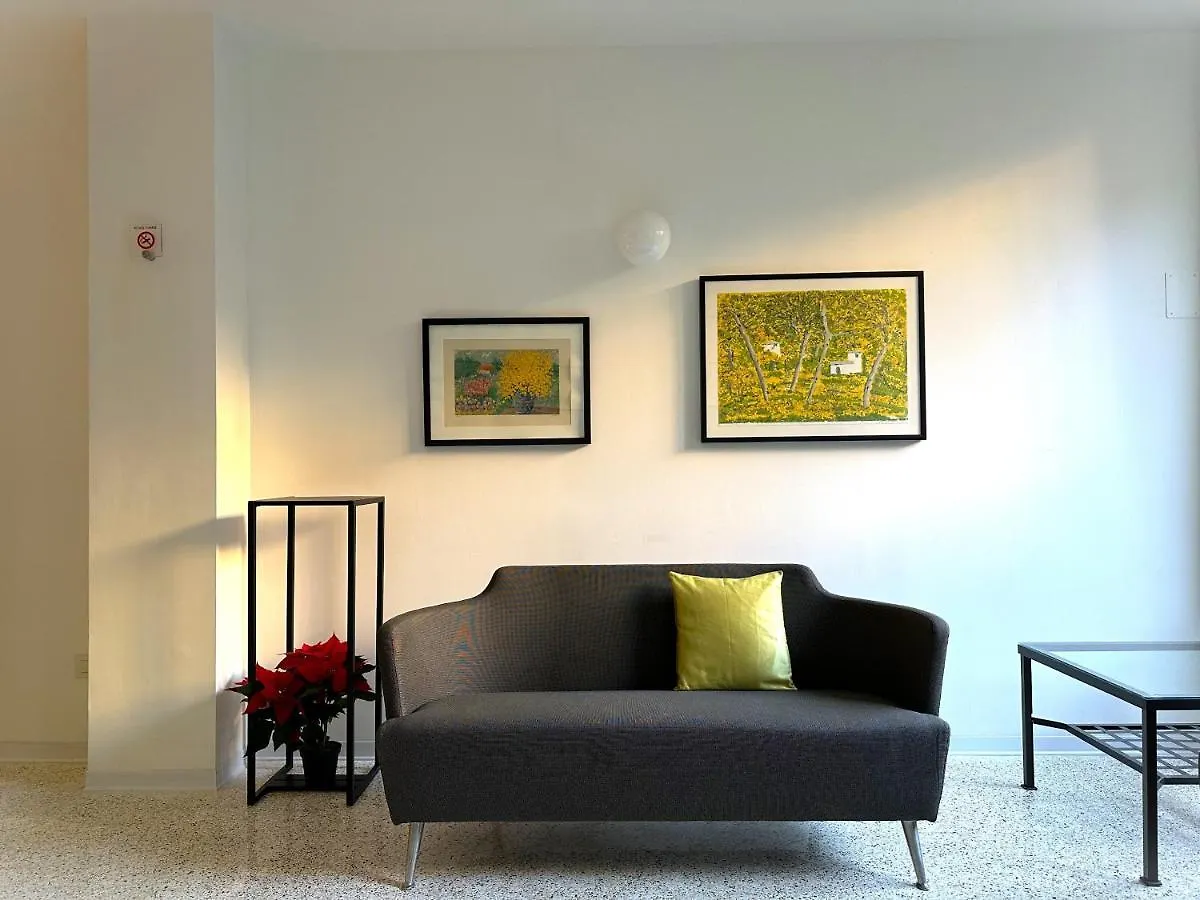 מילאנו Navigli Apartments 0*,