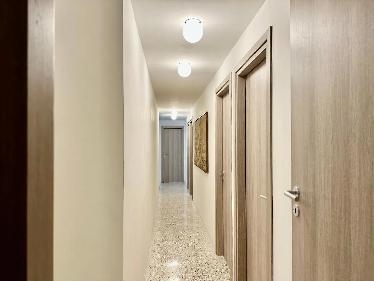 מילאנו Navigli Apartments 0*,  איטליה