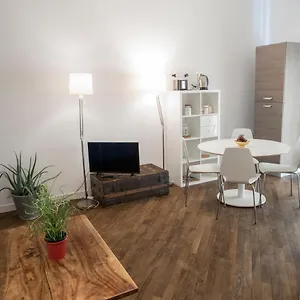  Apartamento Renovated Flat Near Duomo - Lamarmora