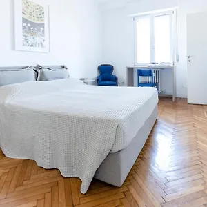  Apartamento Flat 5 Min From Duomo With Park For Small Cars