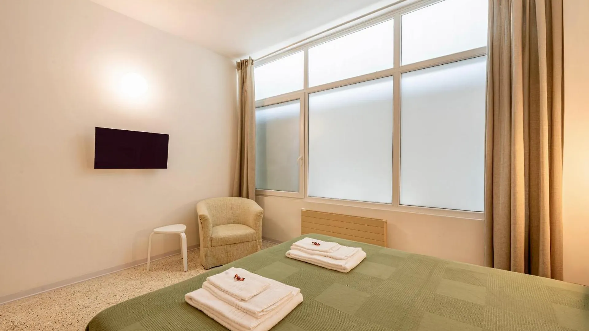Navigli Apartments Milan 0*,  Italy