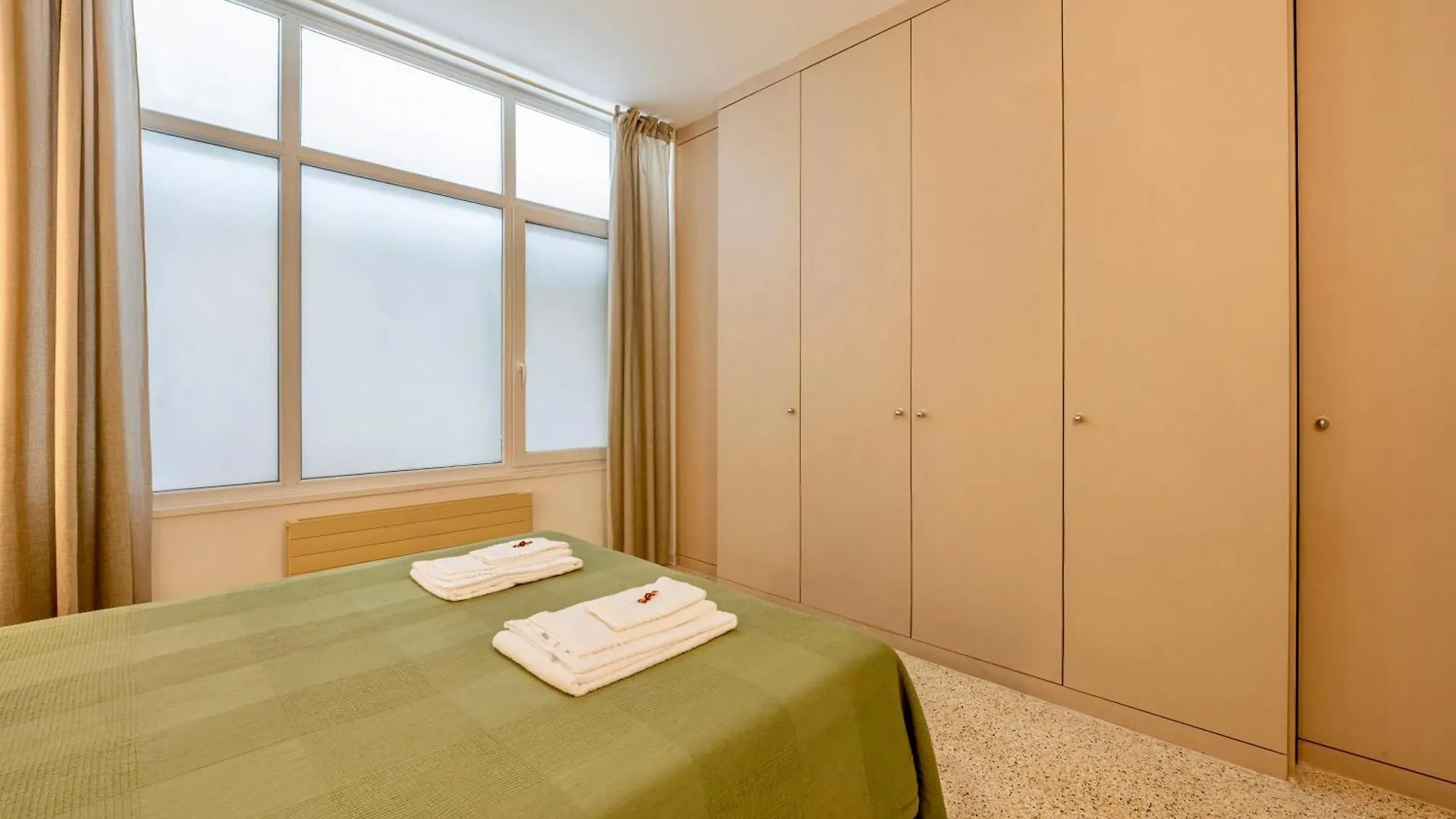 Navigli Apartments Mediolan 0*,